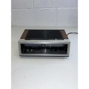 Vintage General Electric Radio Alarm Clock FM/AM Wood‎ Grain Model 7-4659A